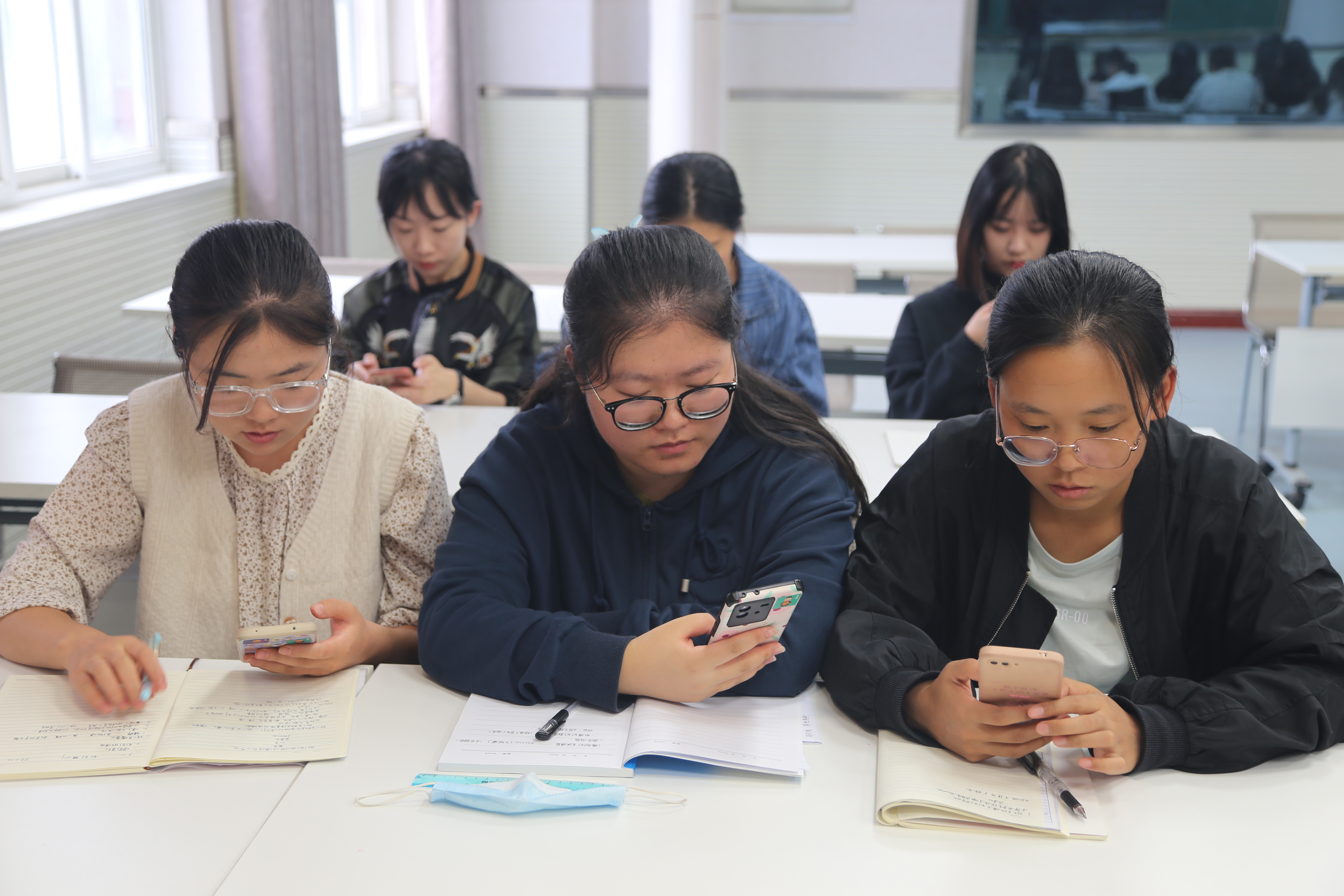 学员们现场操作