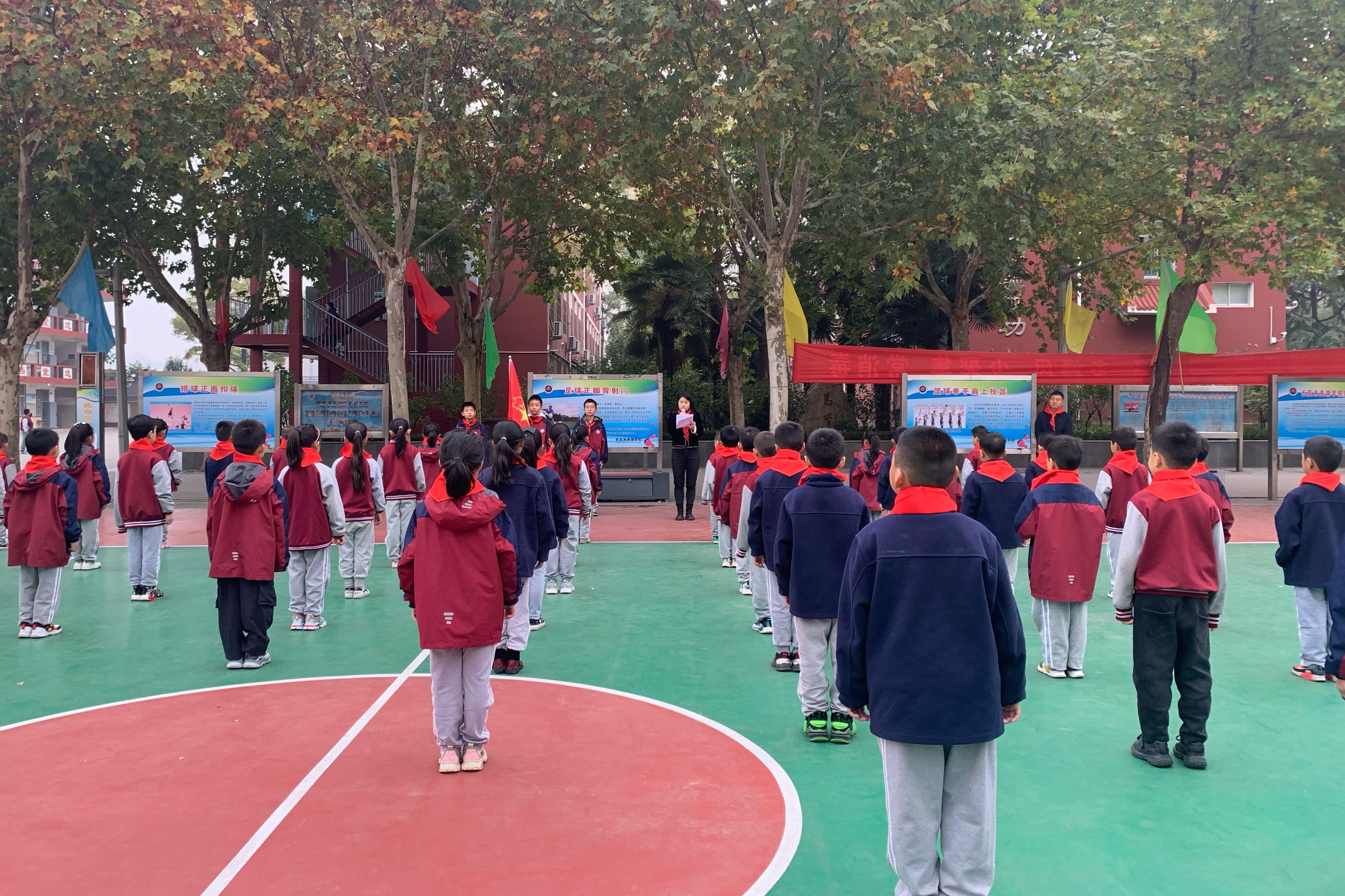 图为会议现场