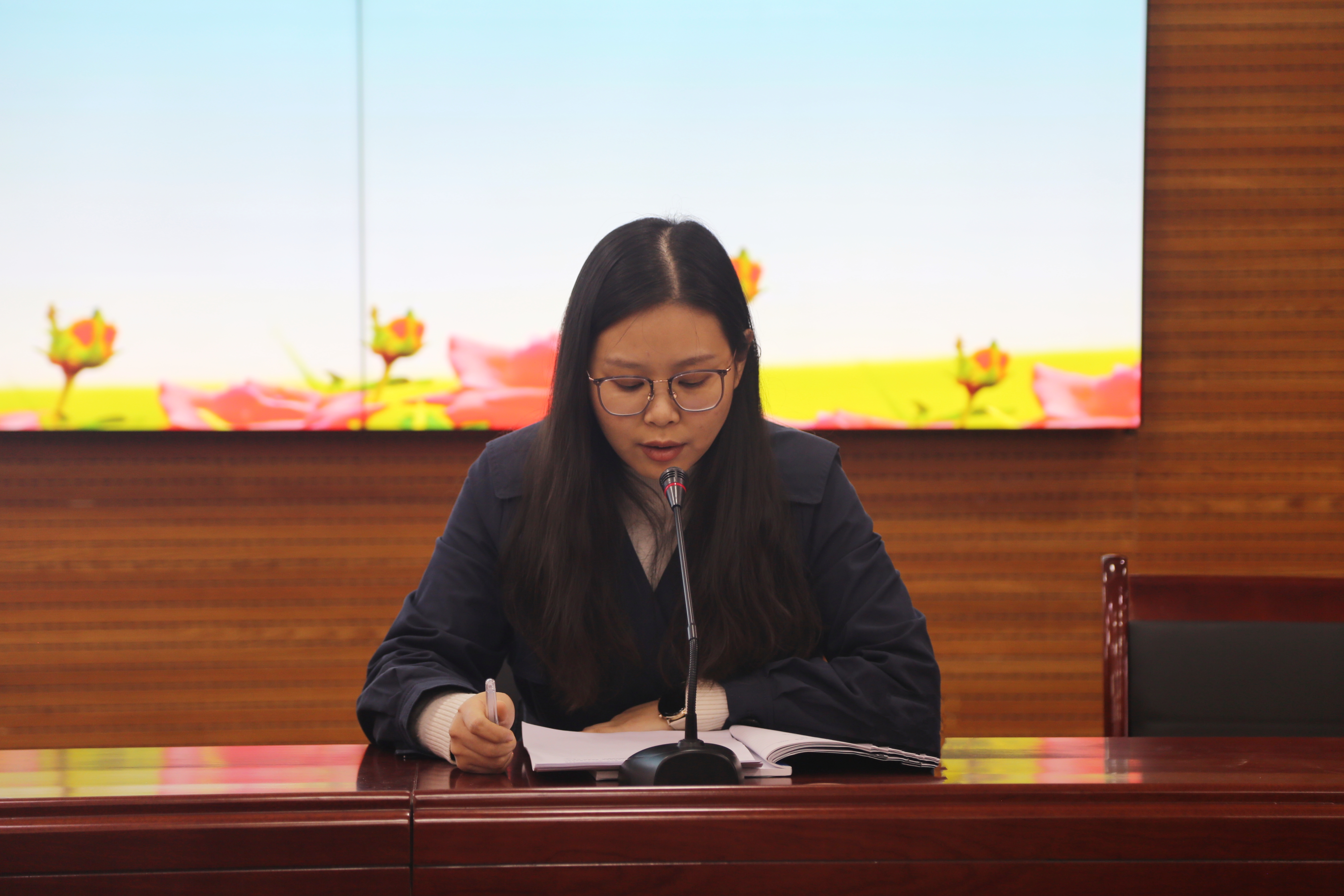 李晨元通报教案、作业检查情况