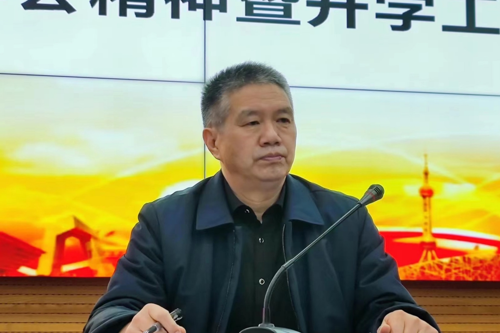 张吉高安排新学期开学工作