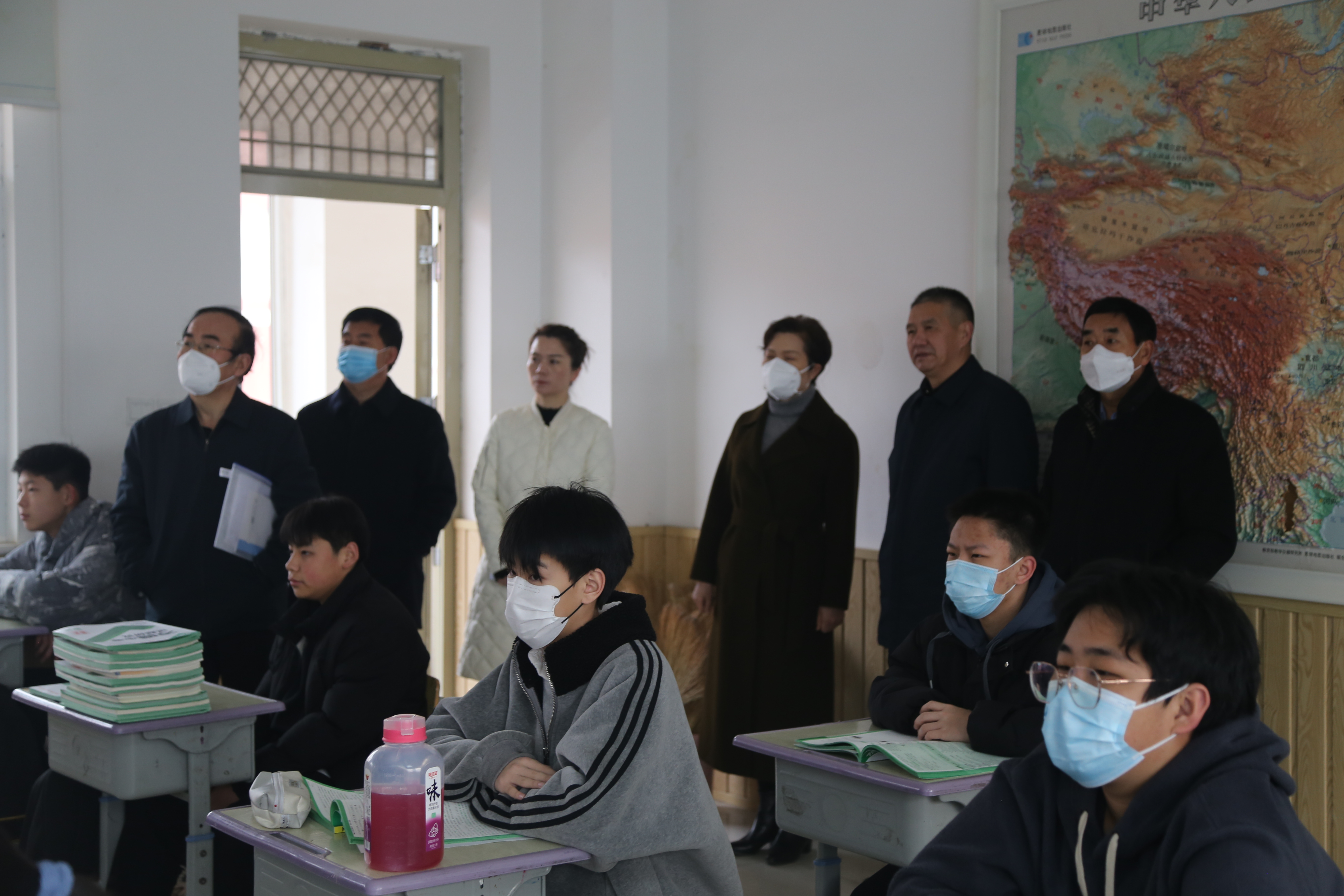 胡斗玲深入课堂检查课堂教学