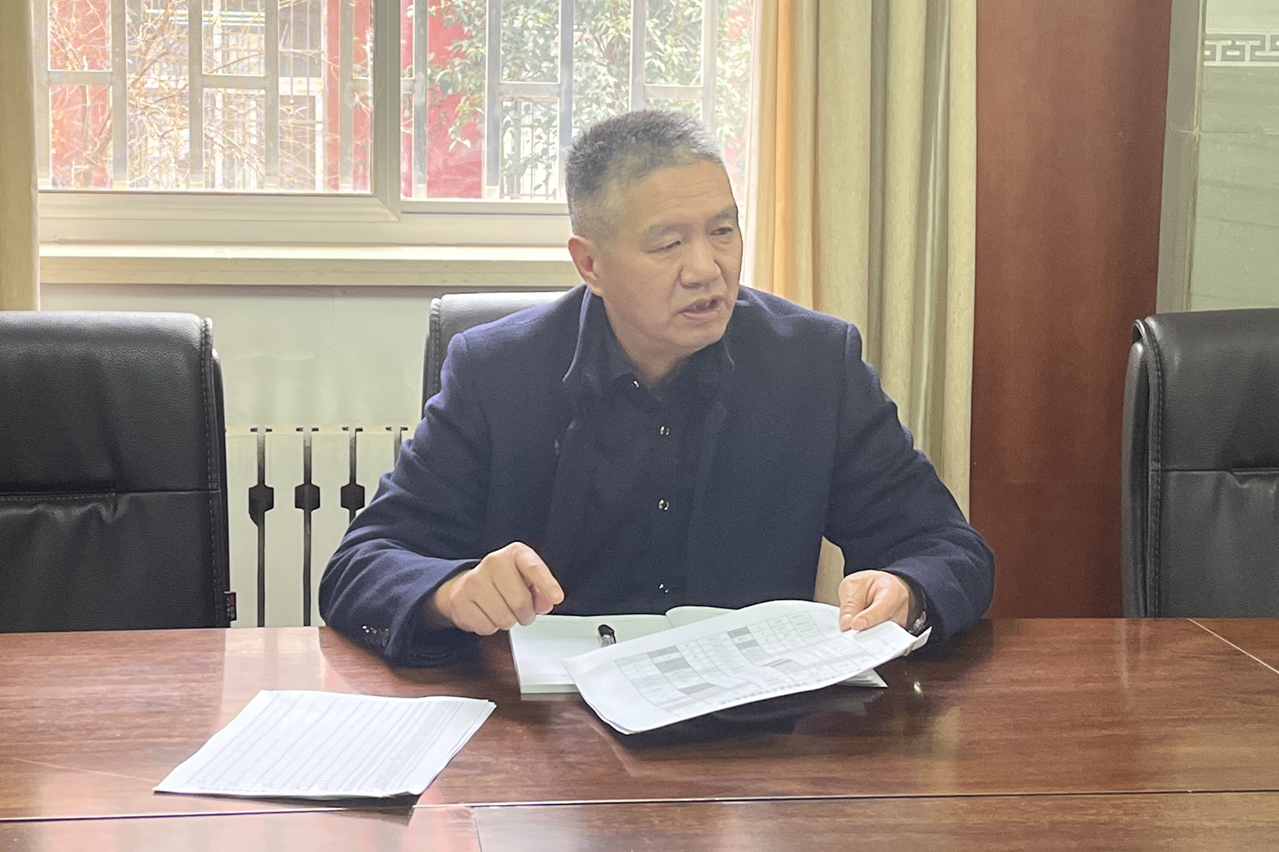 张吉高对五年级教师提出希望
