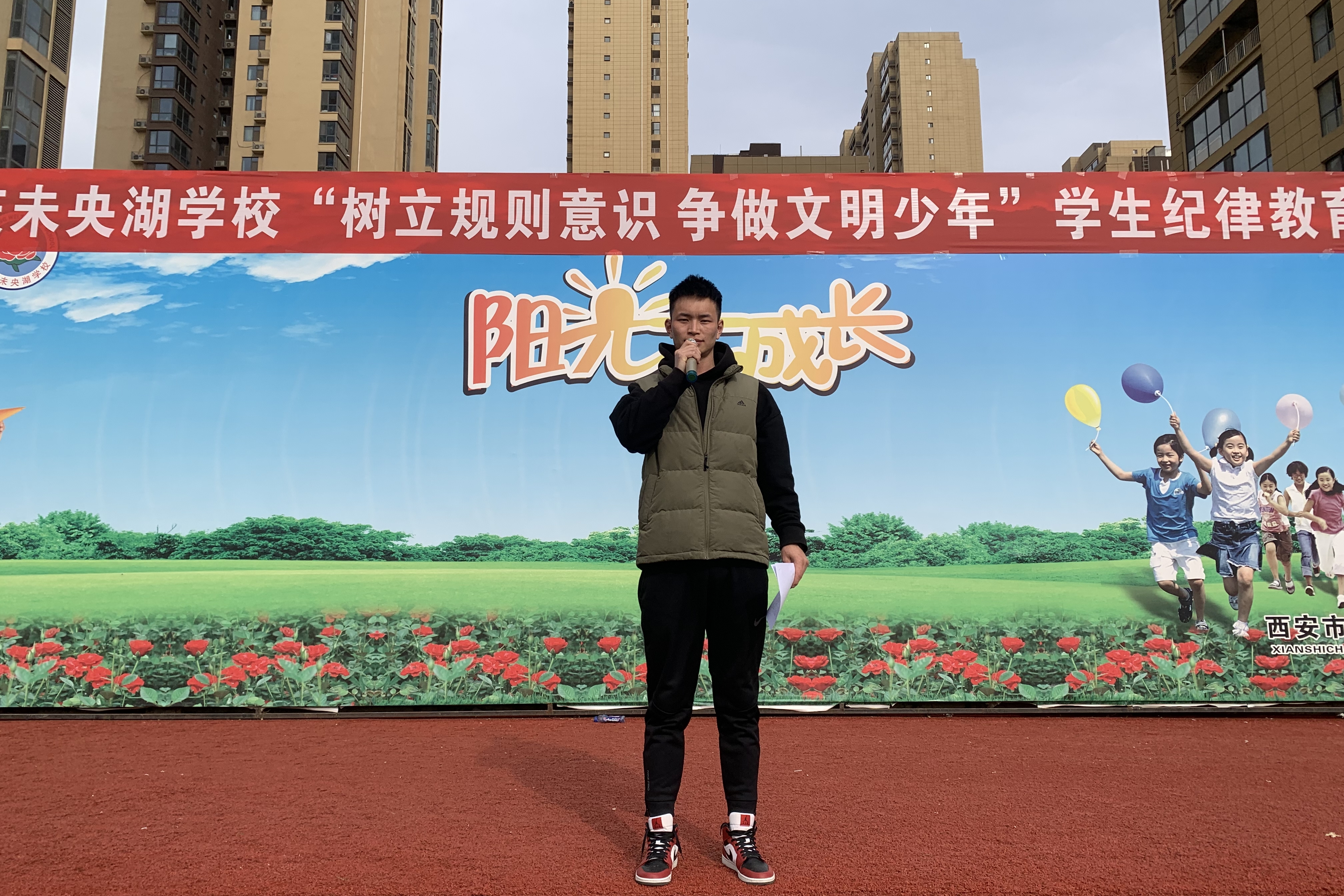 图为晏忠涛讲话