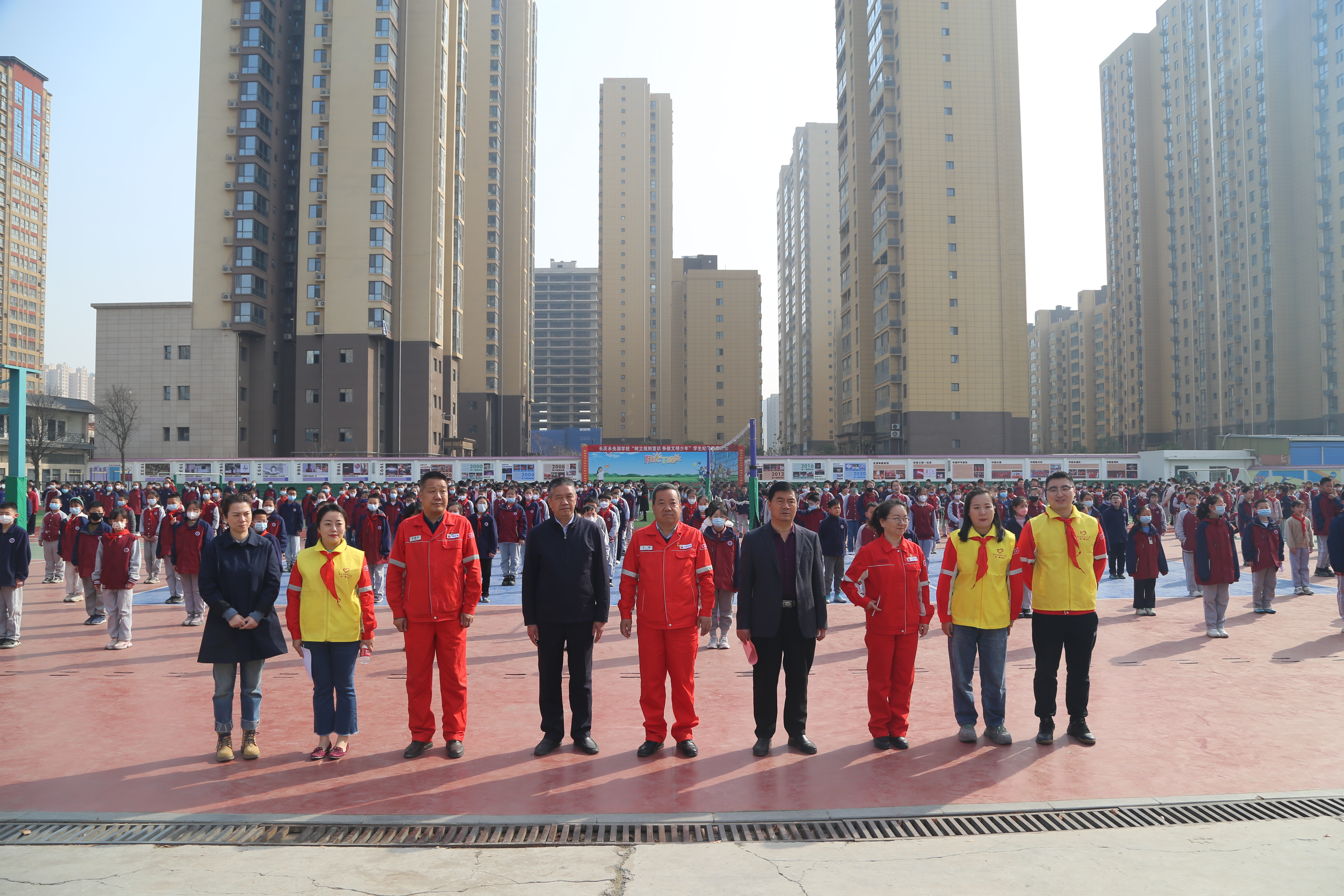 图为活动启动现场