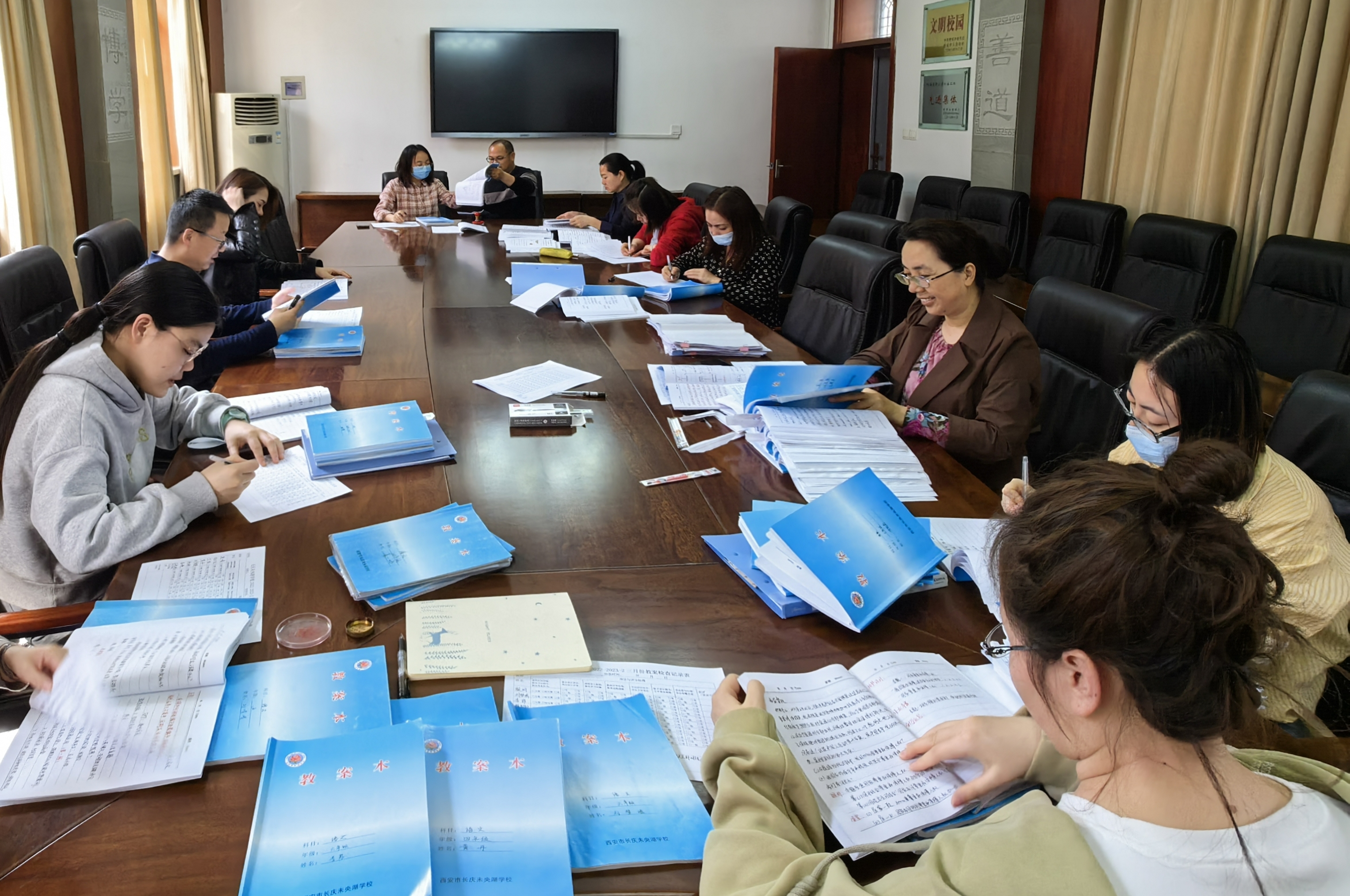 图为教案检查现场