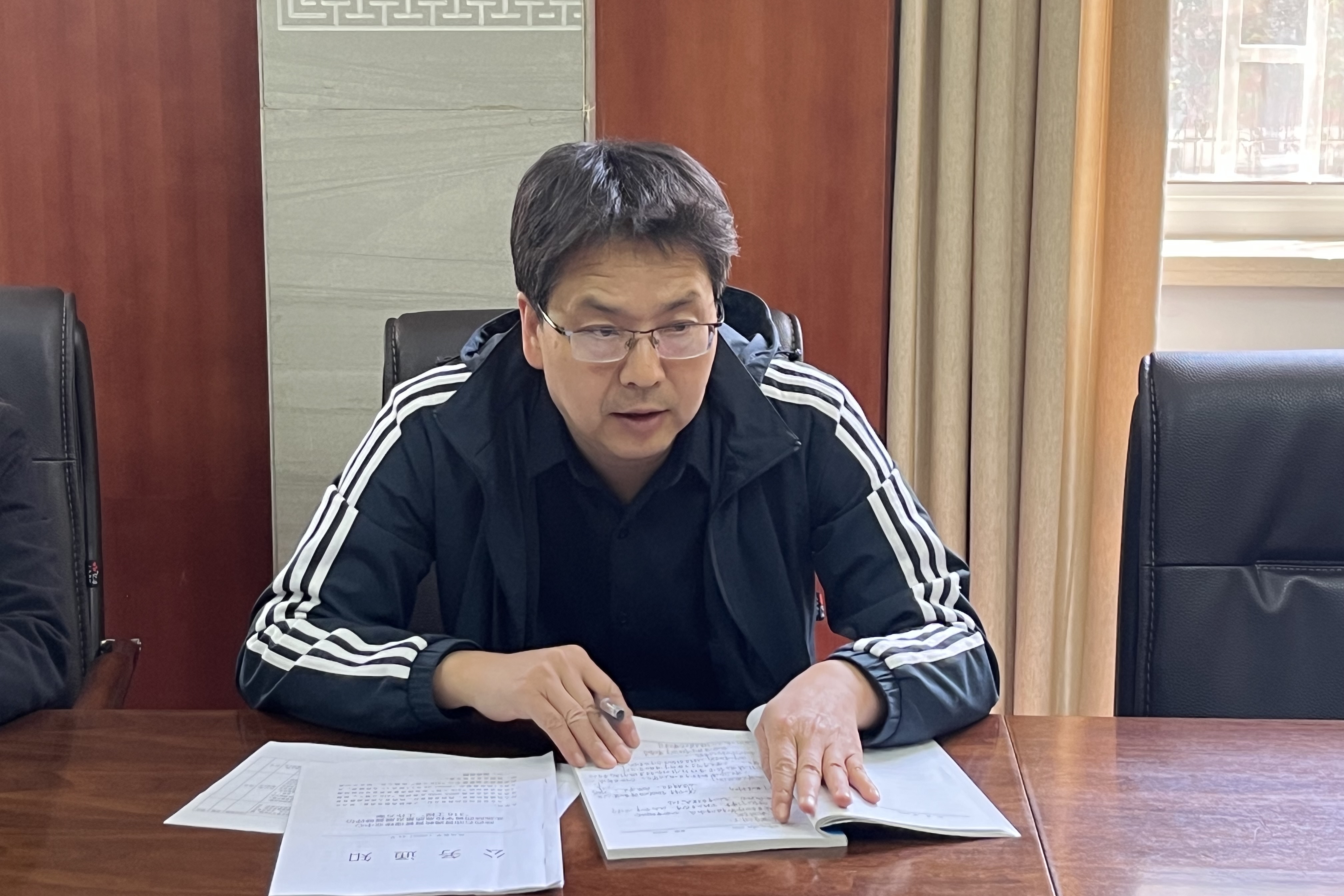 徐宏文安排近期教研工作