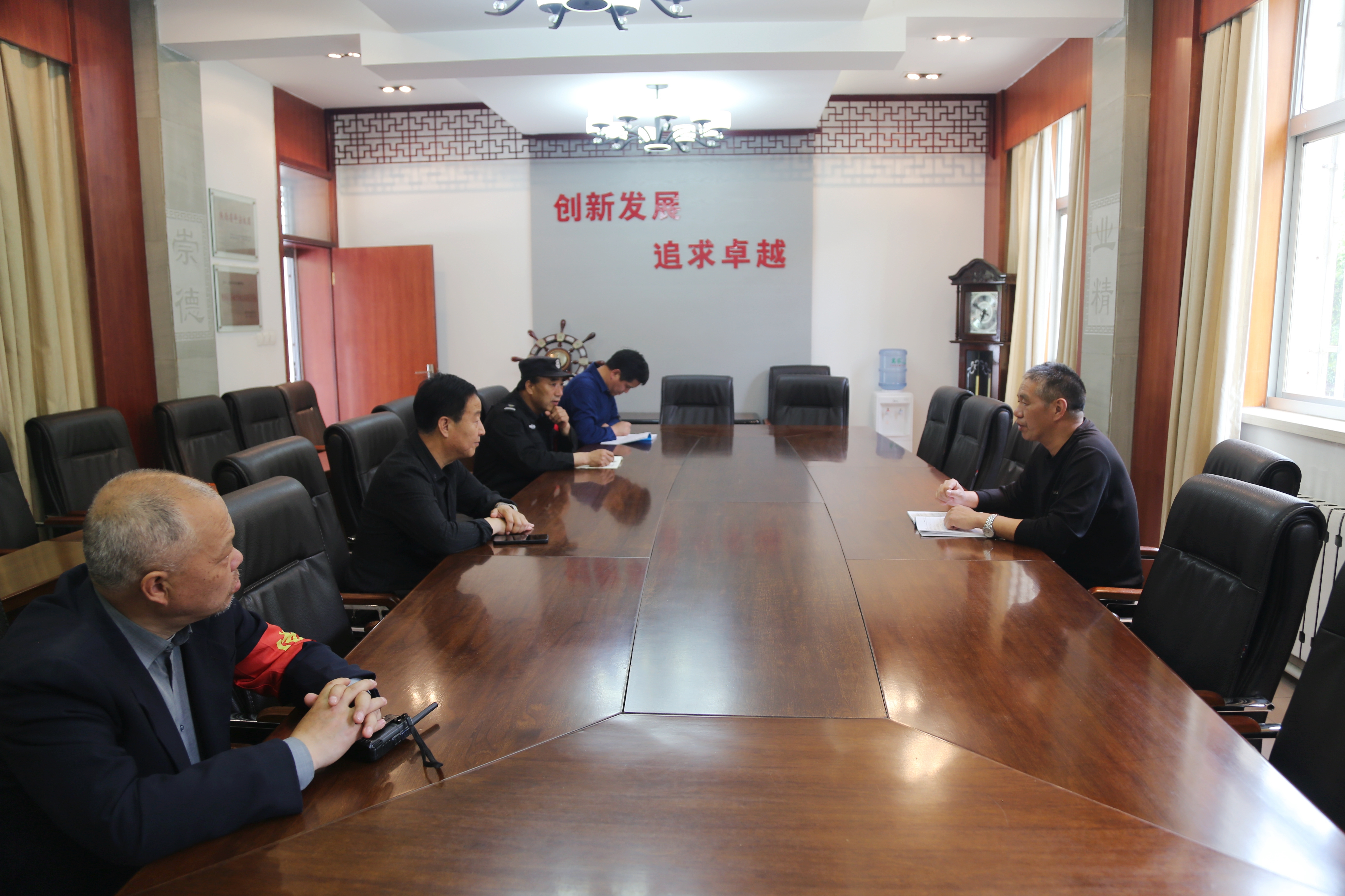 学校召开安保联席会议