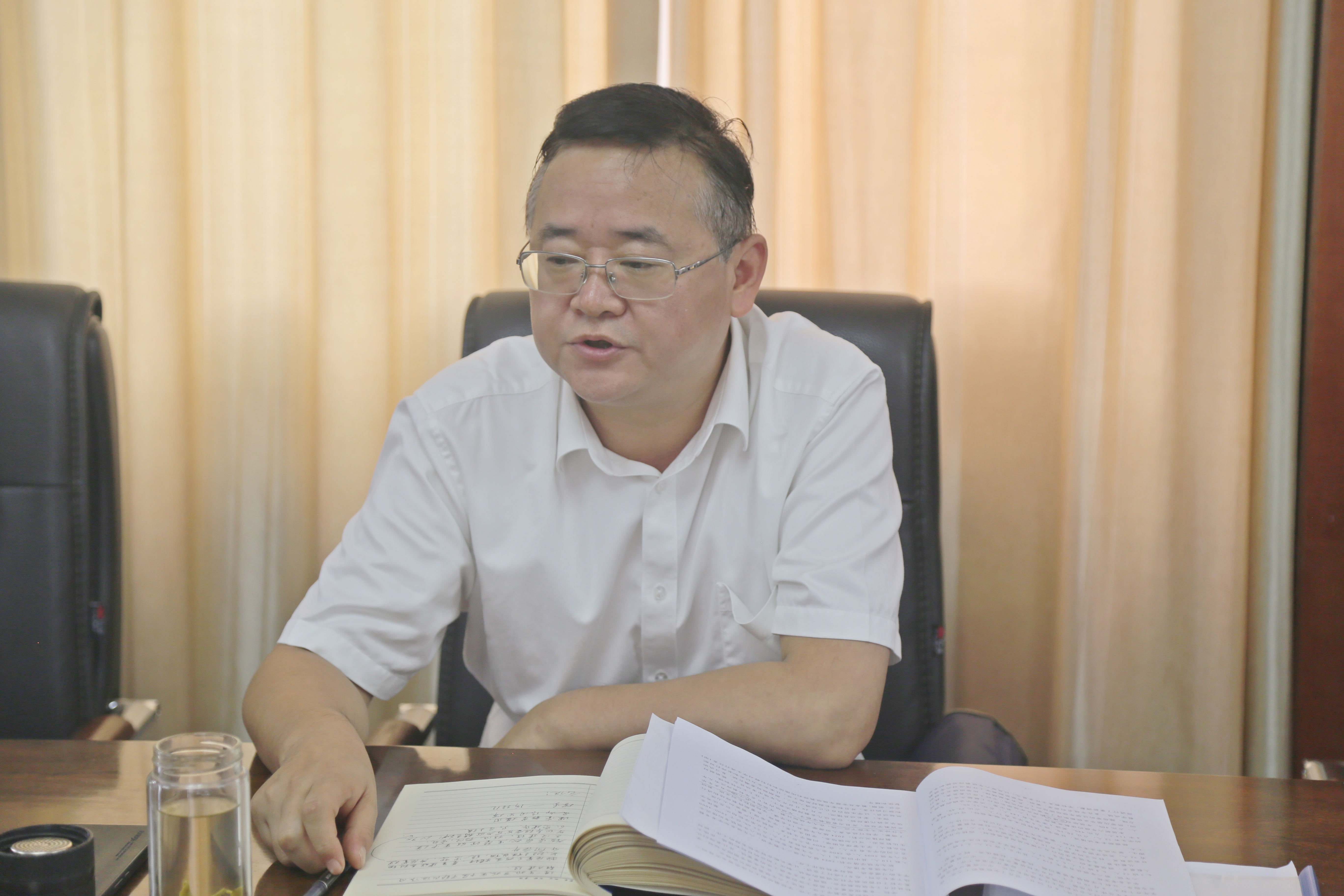 王玉春作重要讲话