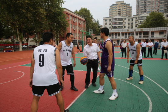 青春绽放篮球赛场  健体强身喜迎国庆  -----石油普教中心成功举办教职工三人制篮球赛