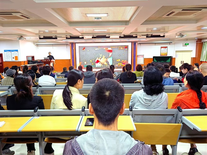 提灯引路 共育童光 ——长庆八中四年级家校共育研讨班掠影
