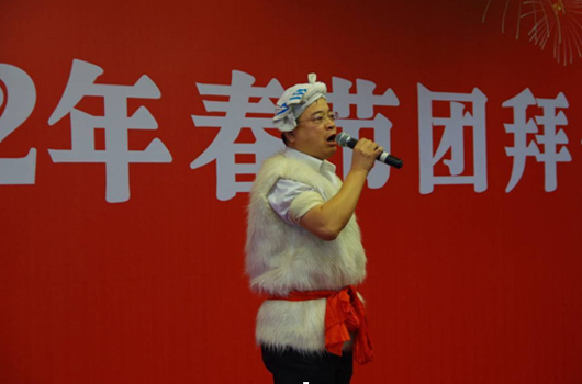 省委教育工委、省教育厅干部人事处高晶华献唱《泪蛋蛋抛在沙蒿蒿林》